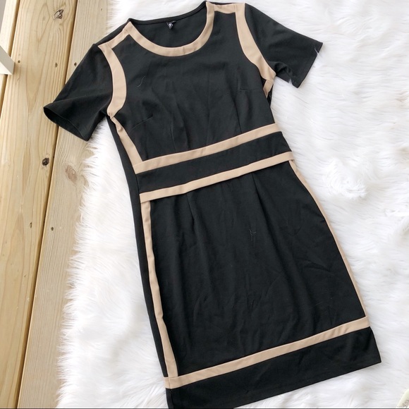 Miusol Dresses & Skirts - Miusol Knee Length Color Block Short Sleeve Dress